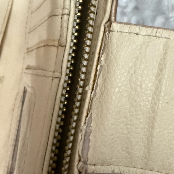 Michael Kors Gold Bag with Signature Monogram - Picture 6 of 12